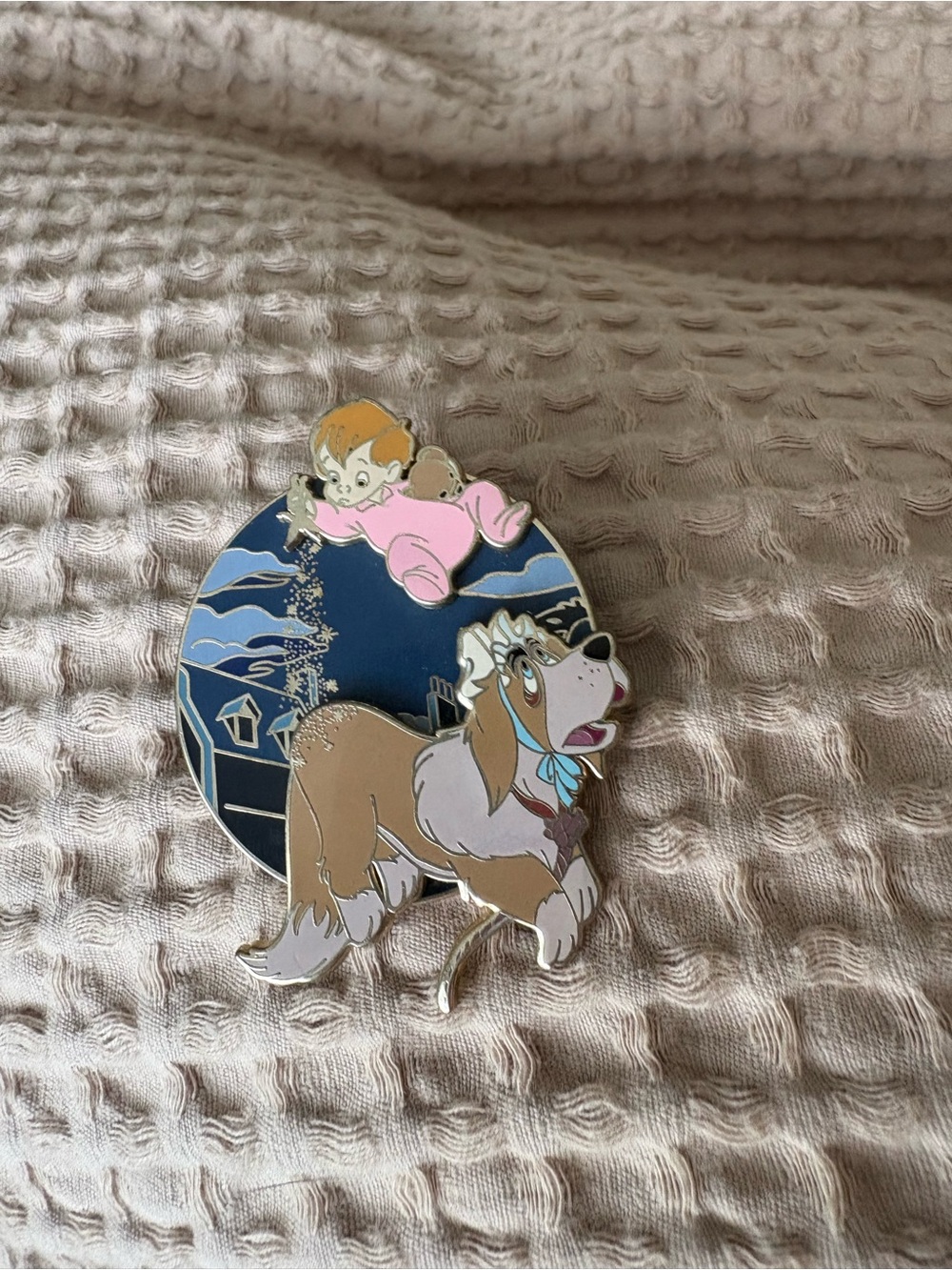 AUTHENTIC DISNEY TRADING PINS - Picture 4 of 13